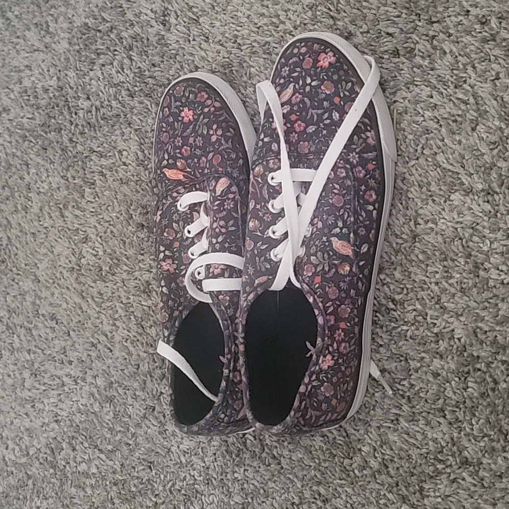 American Eagle shoes